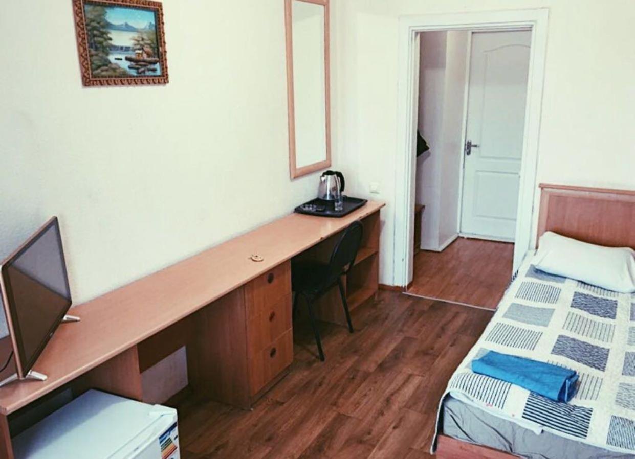 Turist Hotell Karagandy Rom bilde